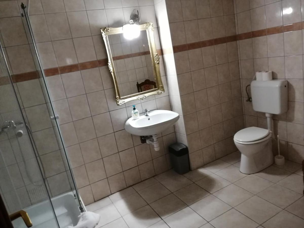Korona Szallo Sárvár Exterior foto